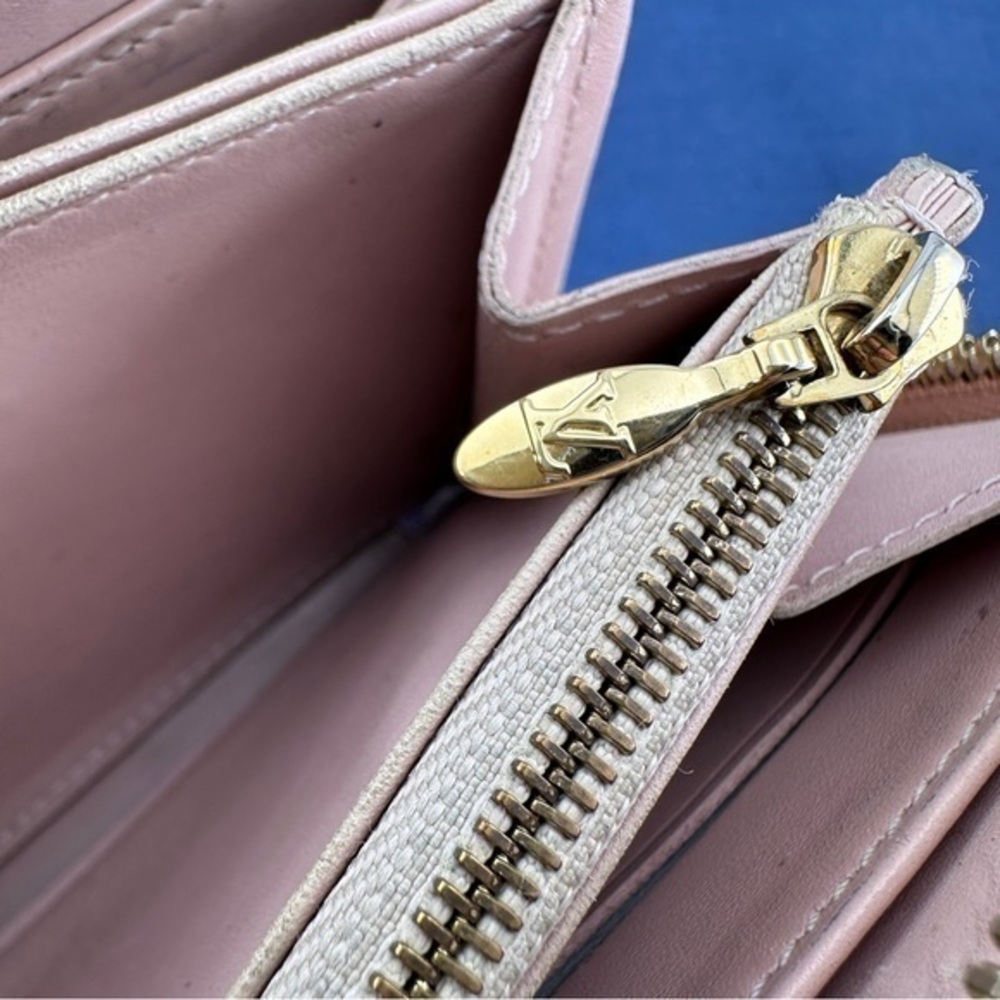 AUTHENTIC Louis Vuitton wallet. Tan. - Picture 2 of 15